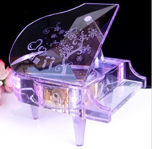 水晶钢琴音乐盒八音盒